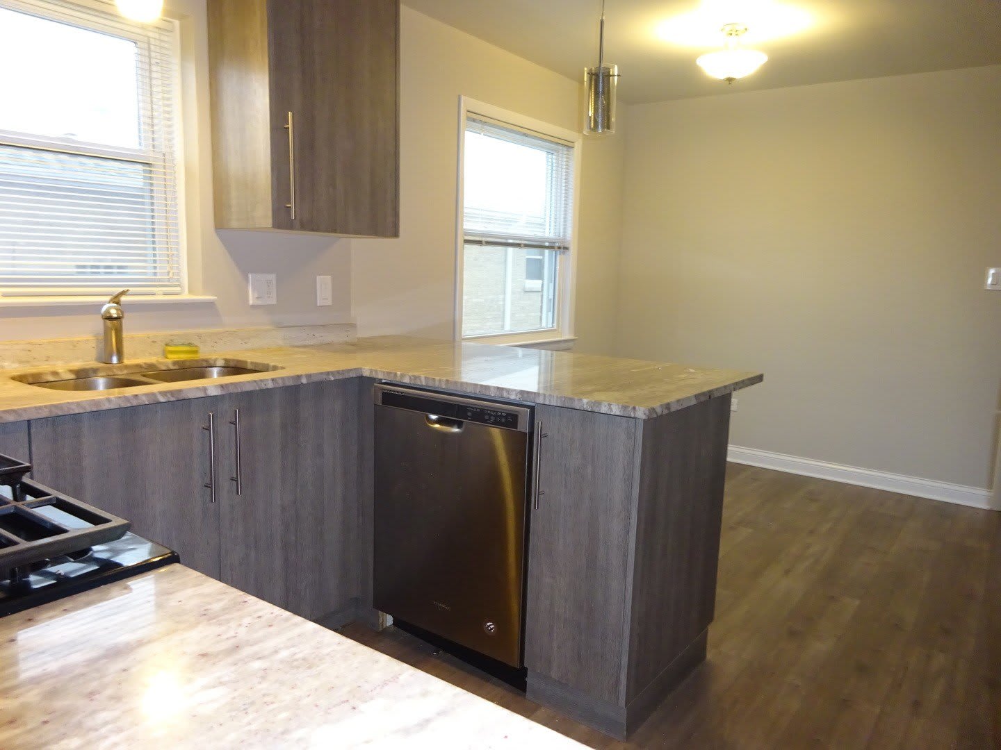 5857 W Montrose Avenue – photo 4
