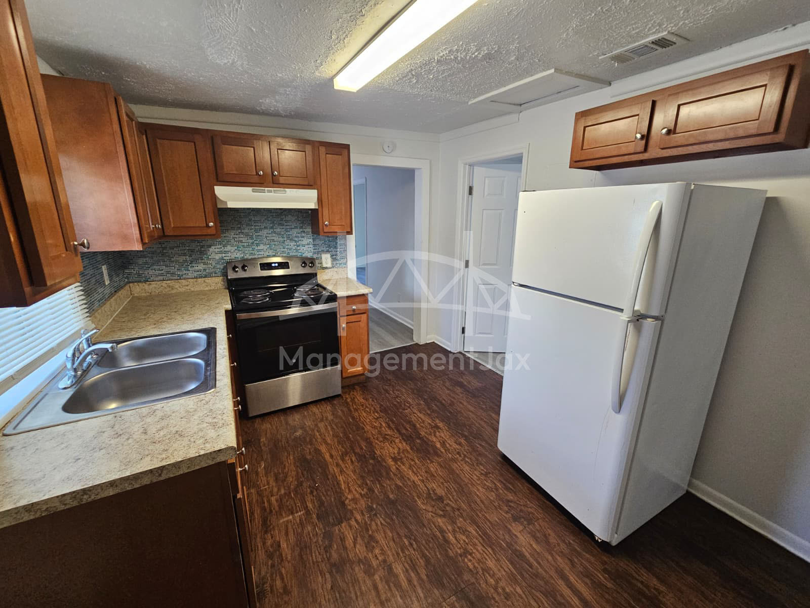 2210 Pullman Avenue – photo 3