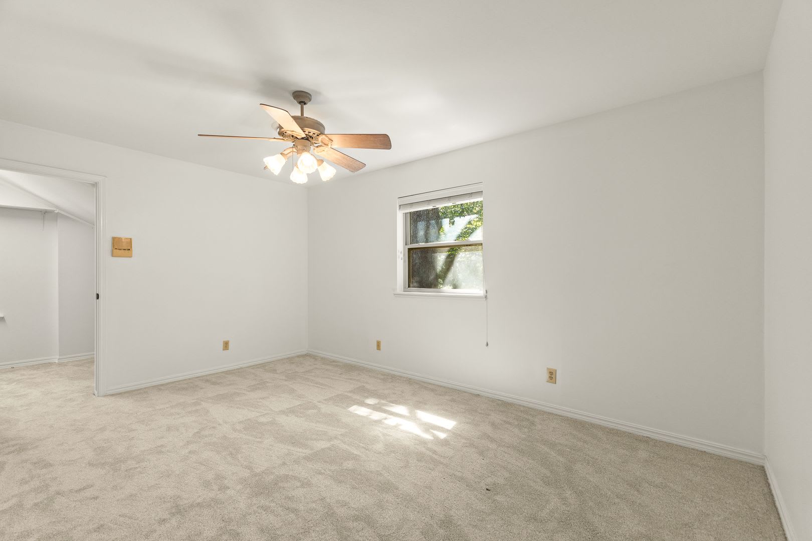 4 Bedroom Home with Bonus Space, 2 Car Garage & Large Yard – photo 4