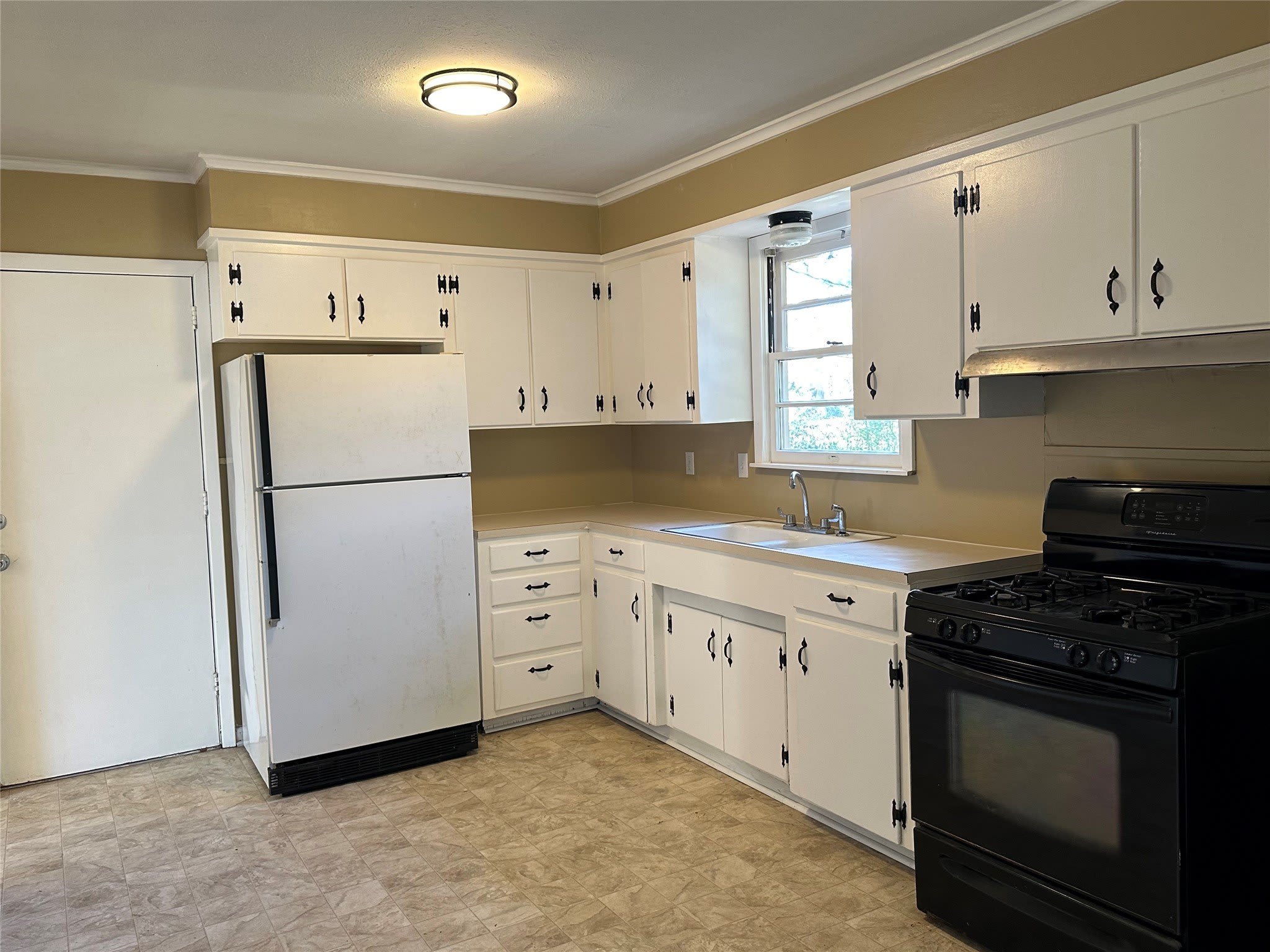 9113 Laurie Lane – photo 5