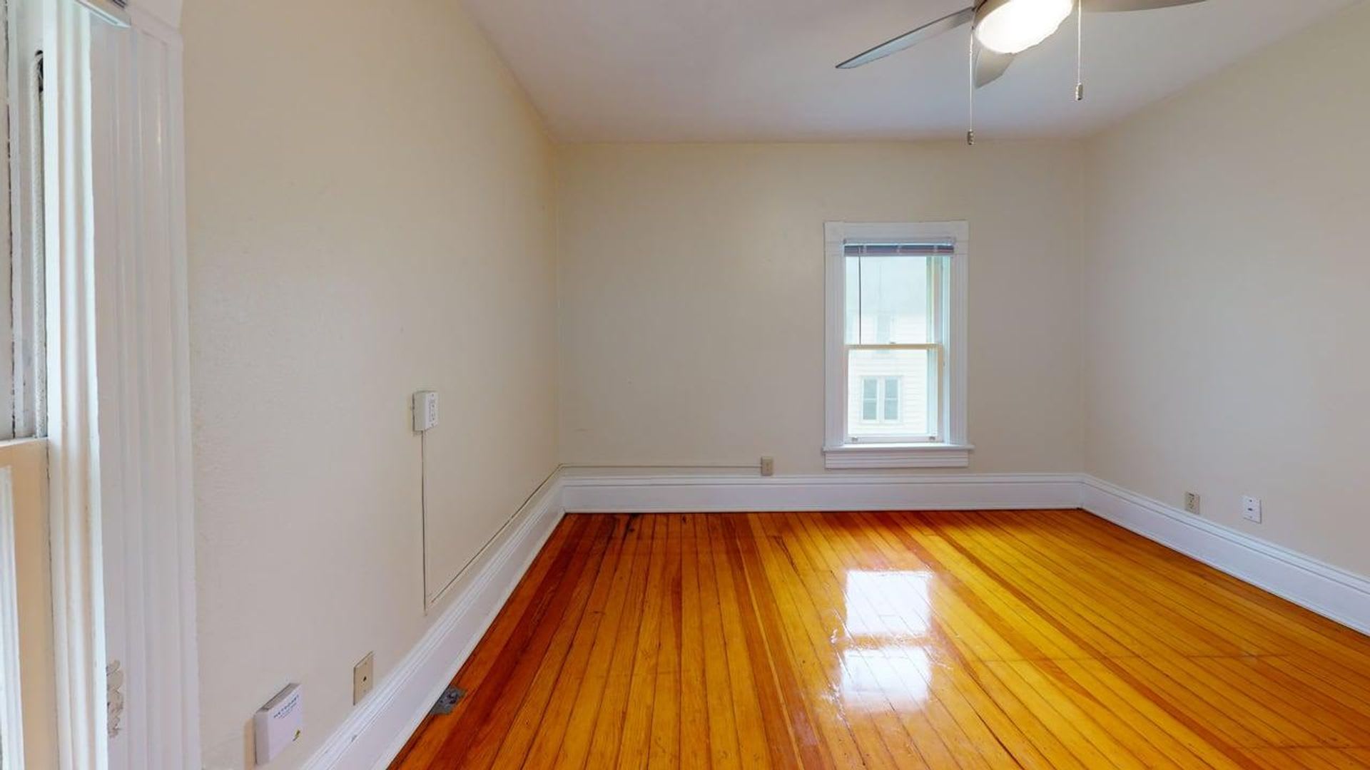 Cute, Clean, Convenient 2 Bedroom Unit in Downtown Ames – photo 4