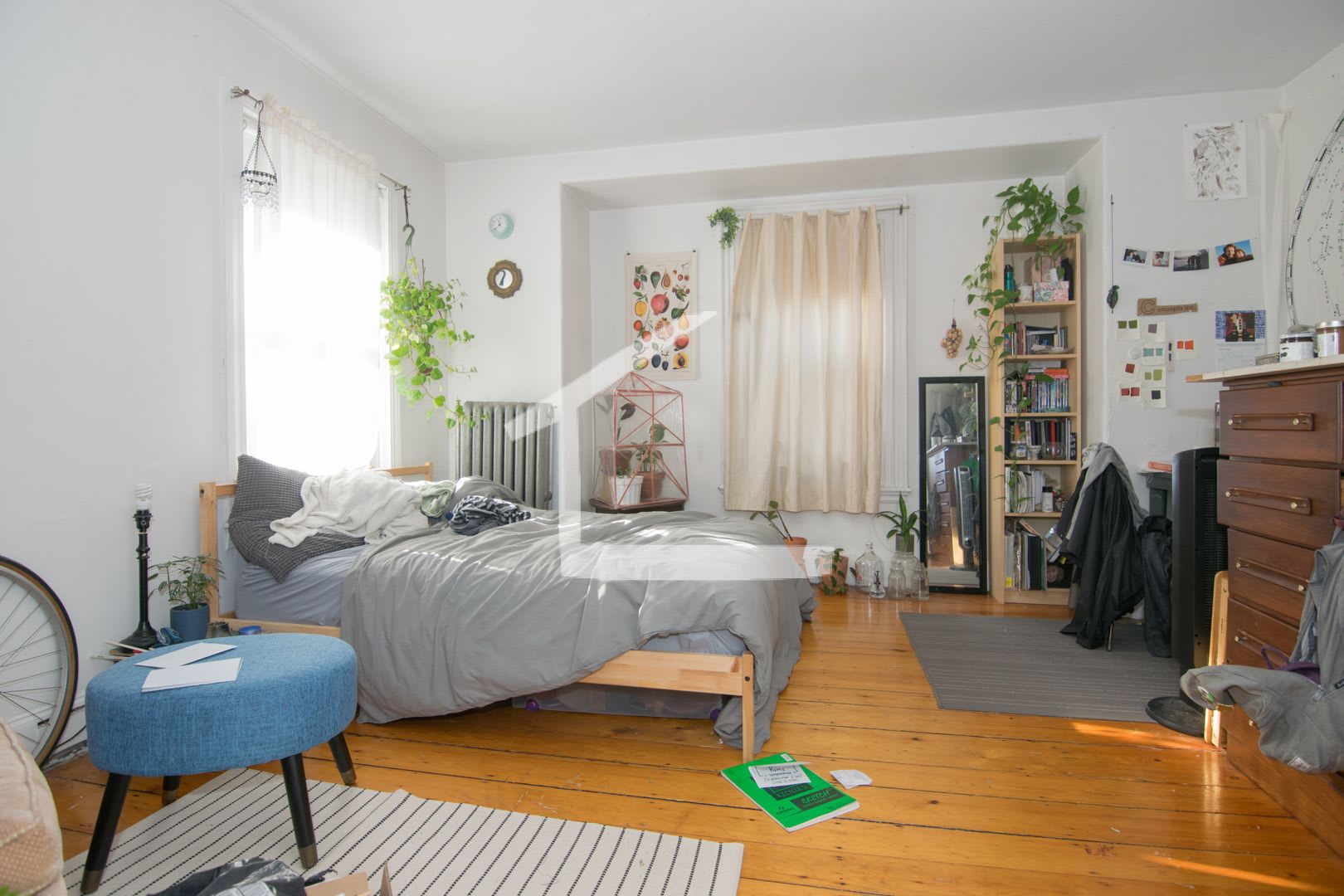 Large 3 Bed Unit Near The Green Line And Bu With Parking – photo 2