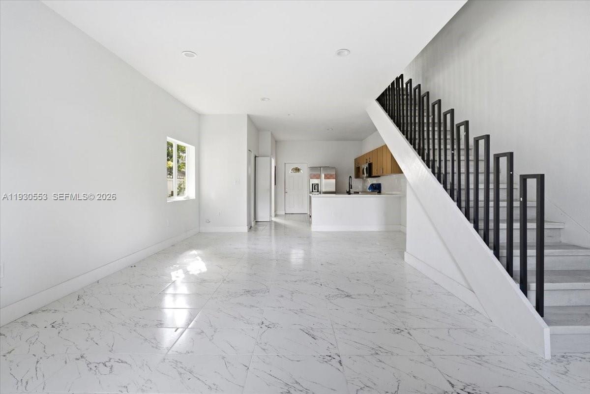 1126 Nw 28th St – photo 2