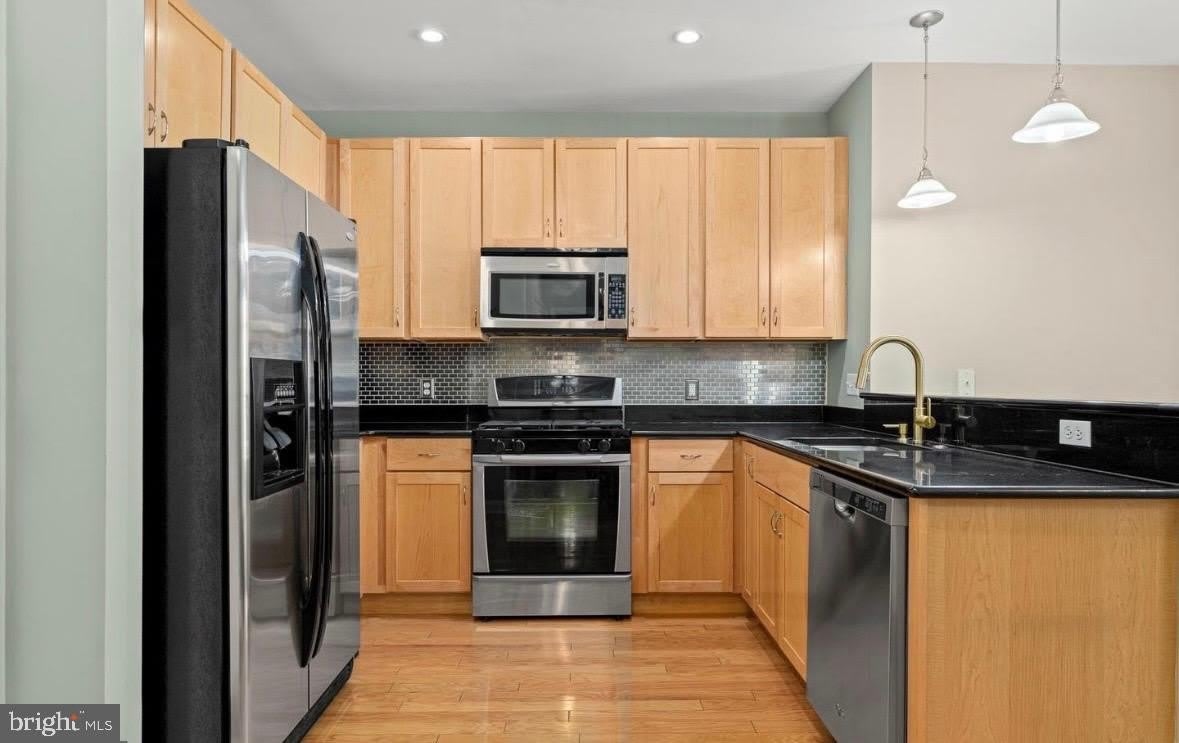 200 W ELM Street – photo 3
