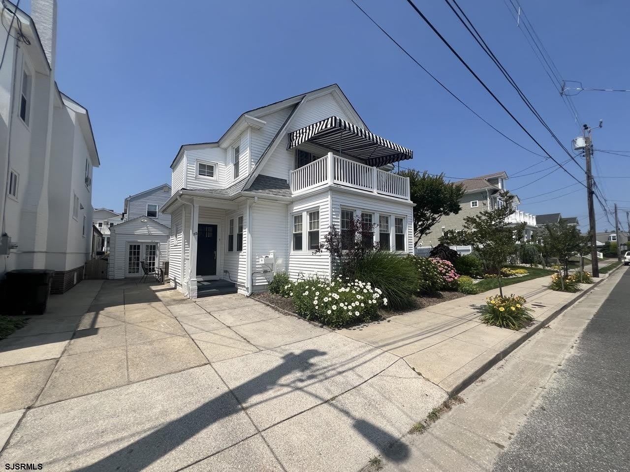 112 N Belmont Ave – photo 2