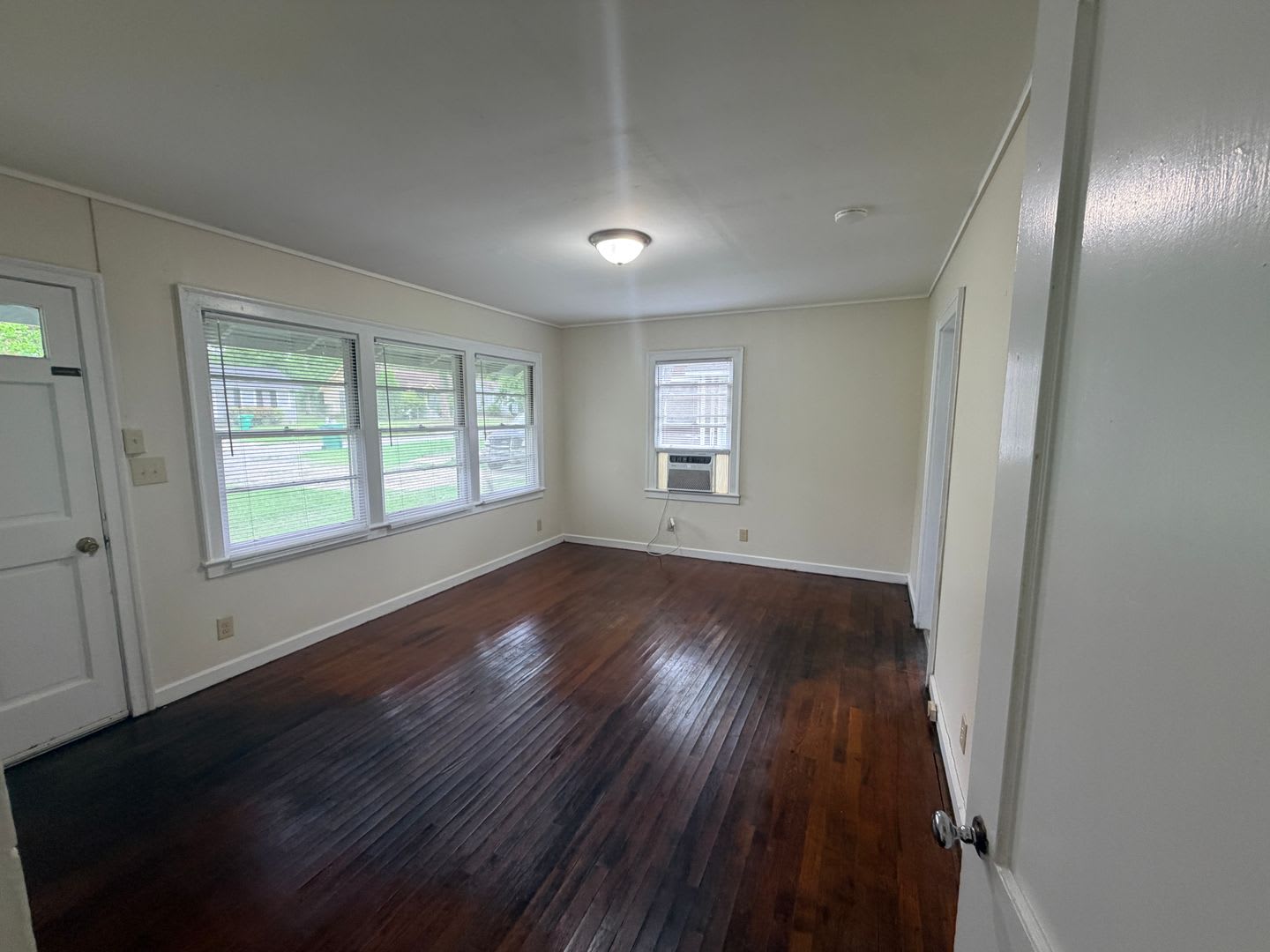 Charming 2 Bed 1 Bath Home In The Heart Of Valdosta – photo 3