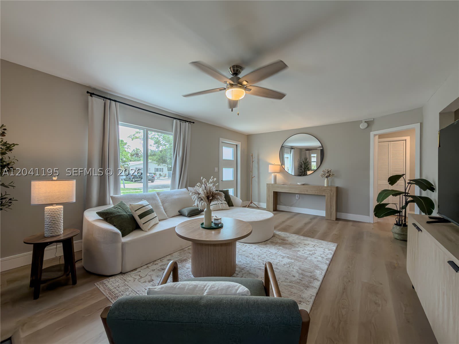 1813 SW 10th St – photo 4