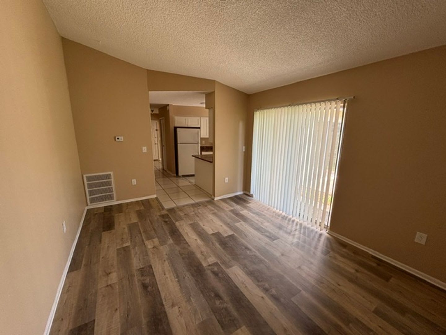 3 Bedroom, 2 Bath, 2 Car Garage Rental – photo 4