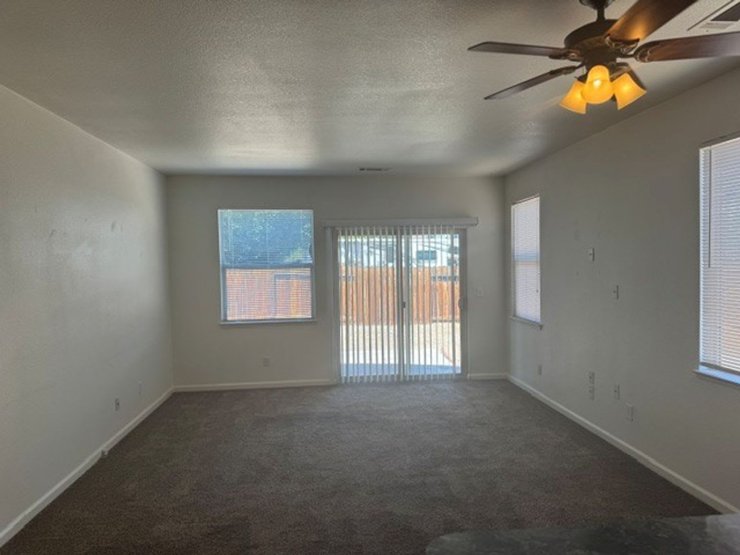 <b>3 Bedroom 2 Bath Now Available<br><br> – photo 2