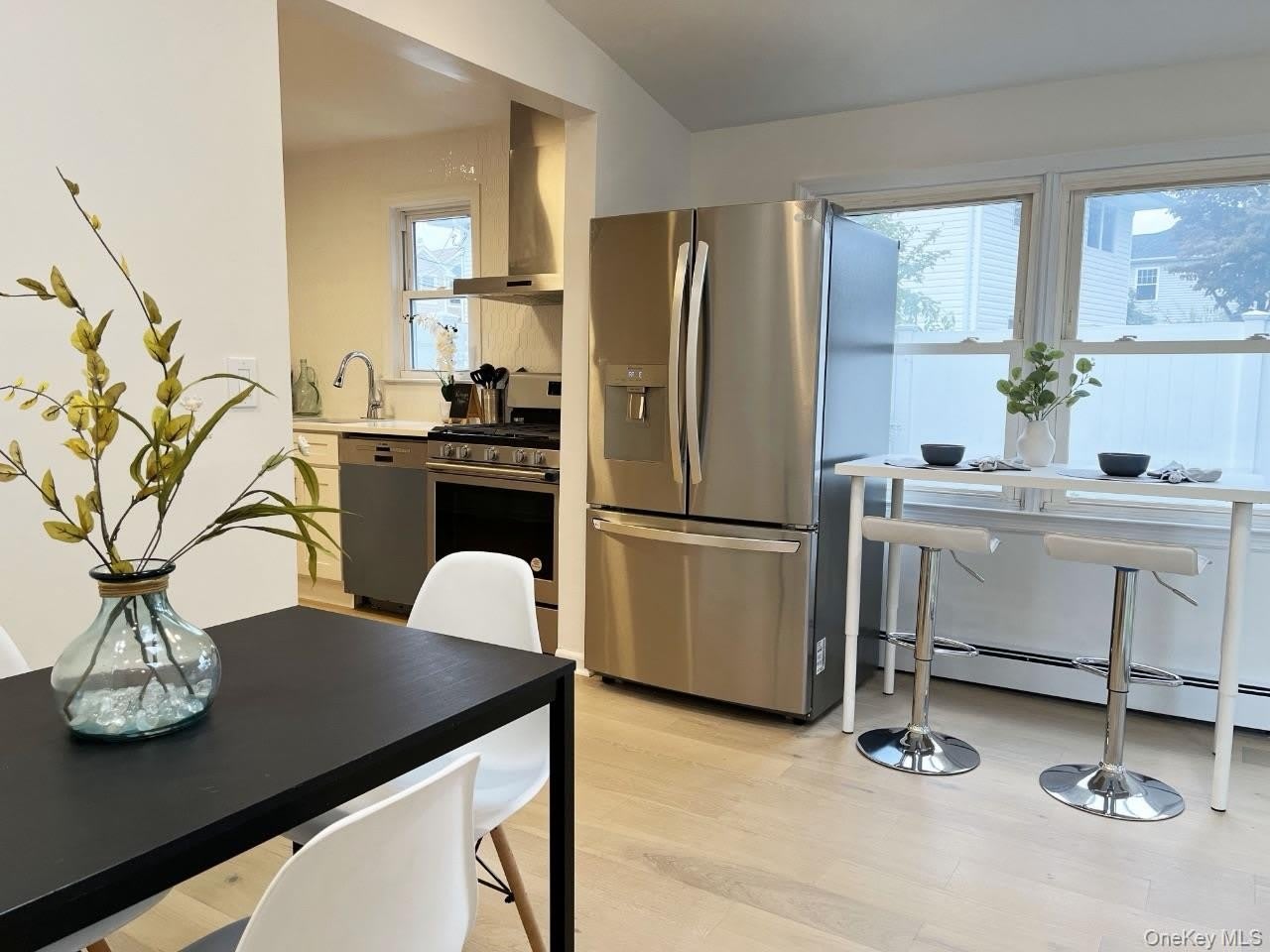20 Walters Avenue – photo 3