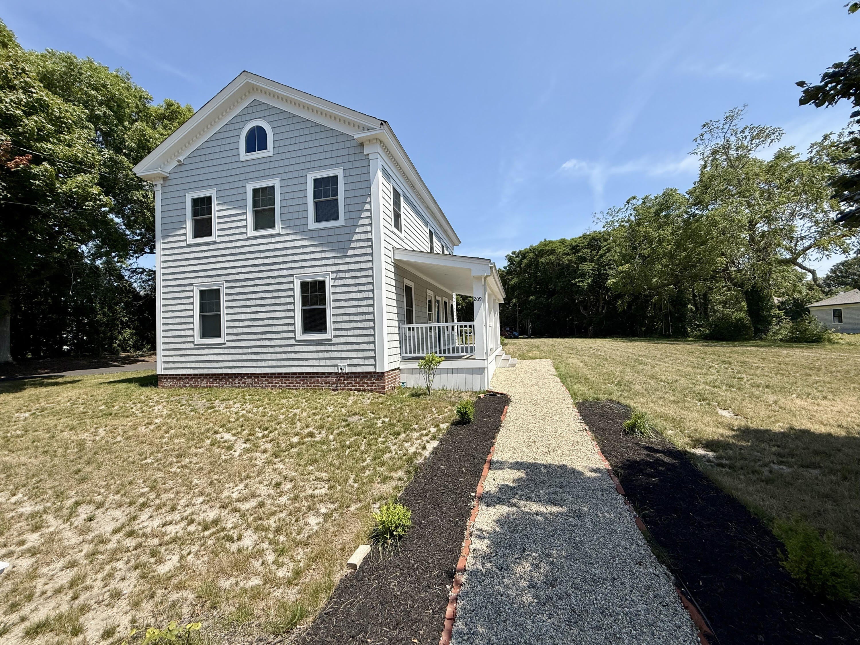 209 Bank Street – photo 3