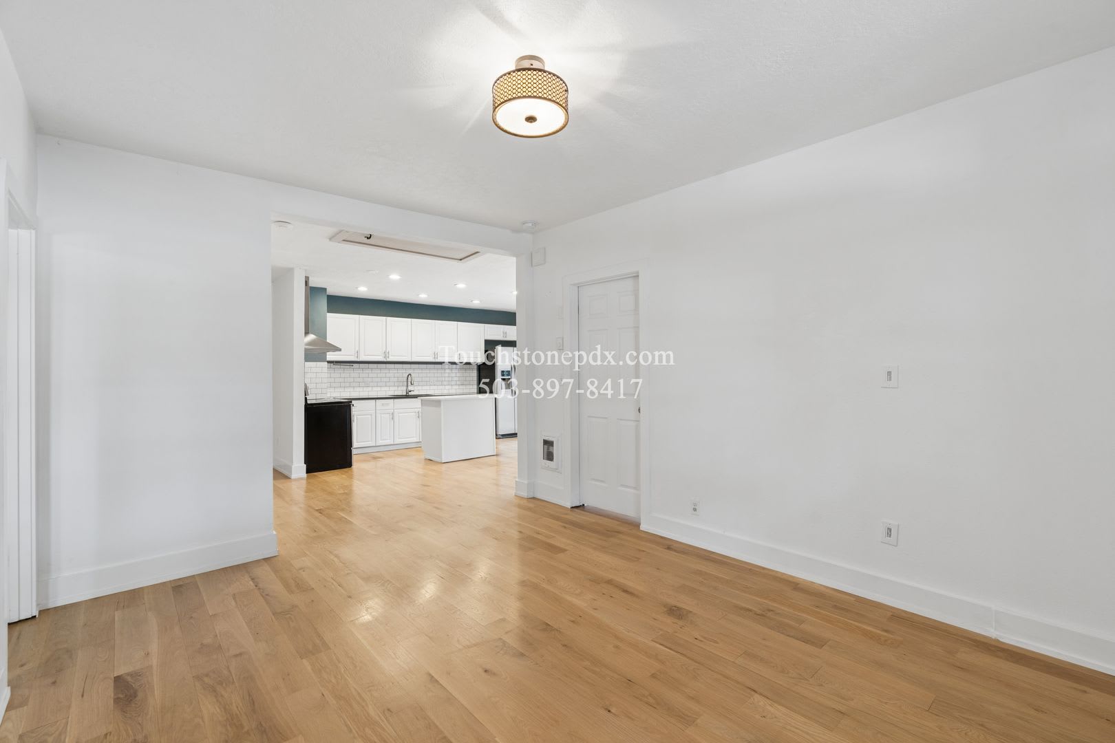 Beautifully Maintained 3BD/2BA Canby Home With Landscaping Included! – photo 5
