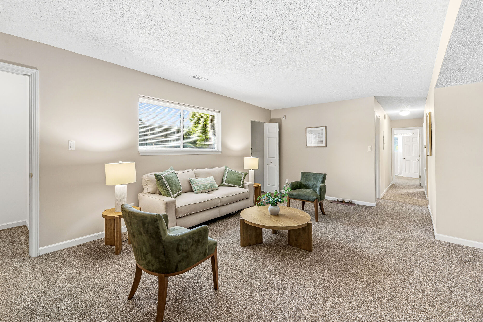 10 West – photo 5
