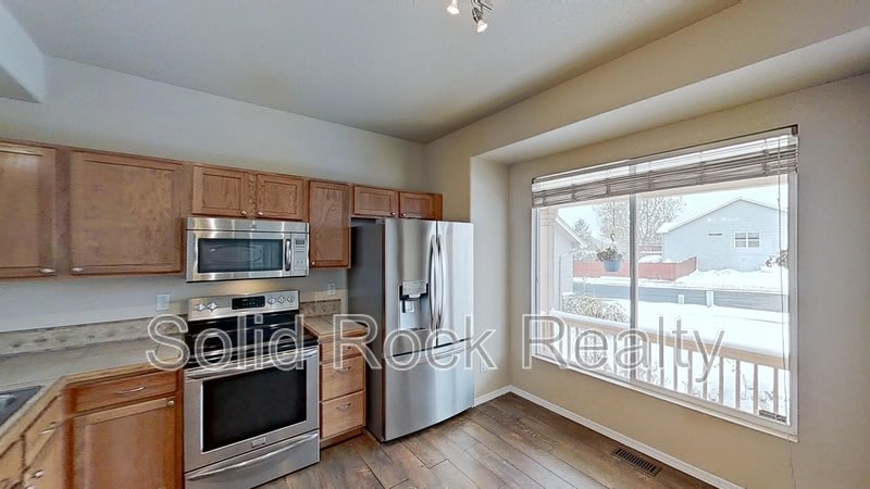 4642 Crow Creek Drive – photo 4