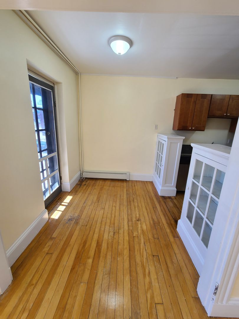 Beautiful unit with amazing Newtonville location available 9/1/26 – photo 5