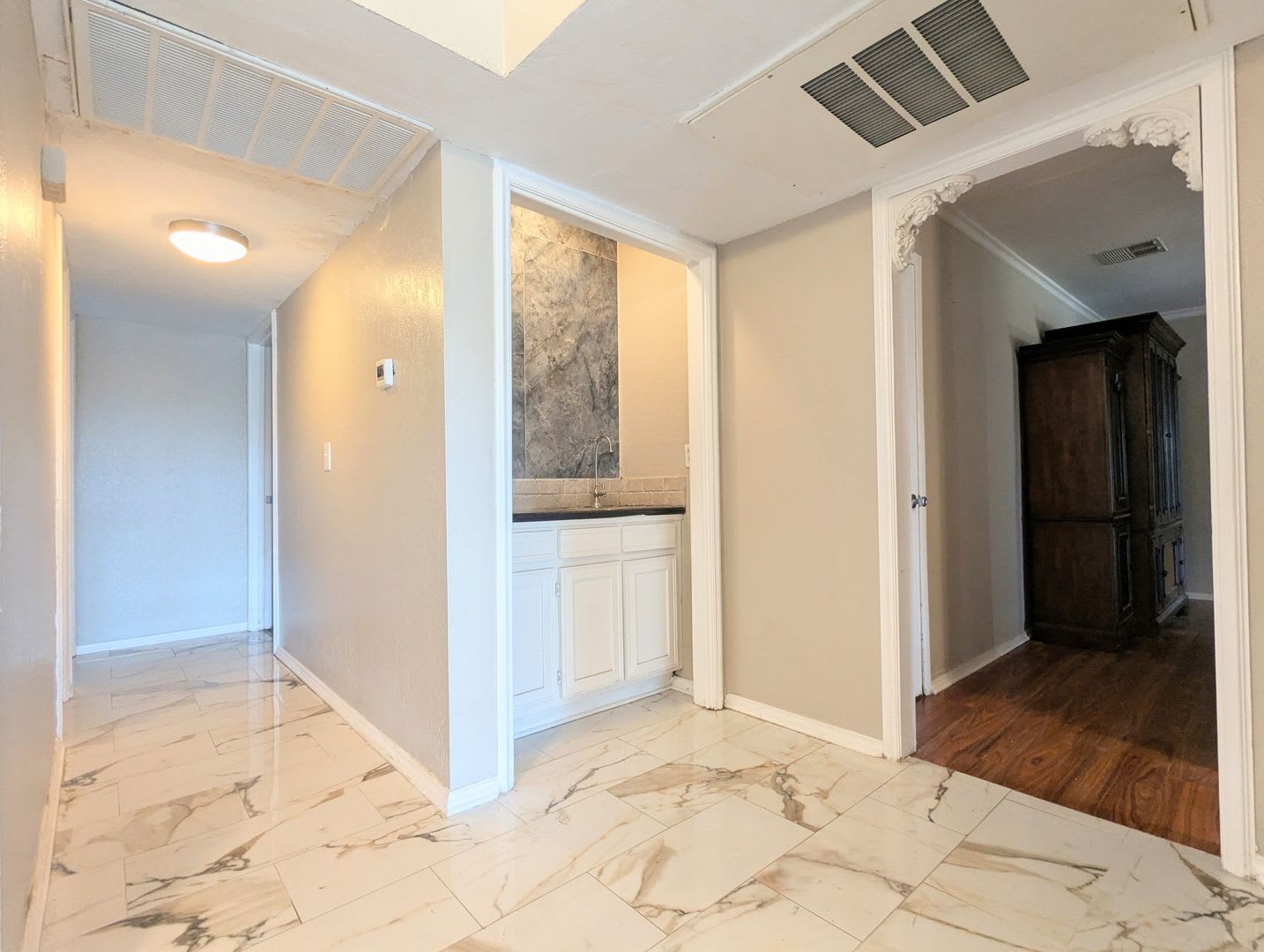 Spacious 2-Bedroom Condo in Gated Community with Covered Patios – photo 5