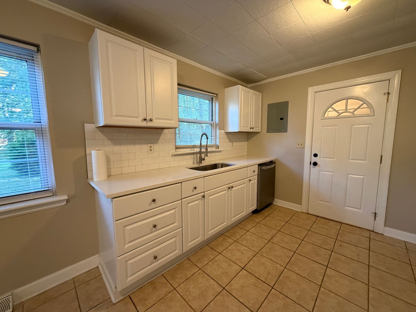 Updated Cottage with a country Setting – photo 5