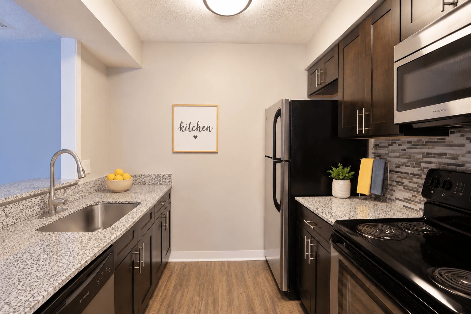 Camelot East Apartments – photo 2