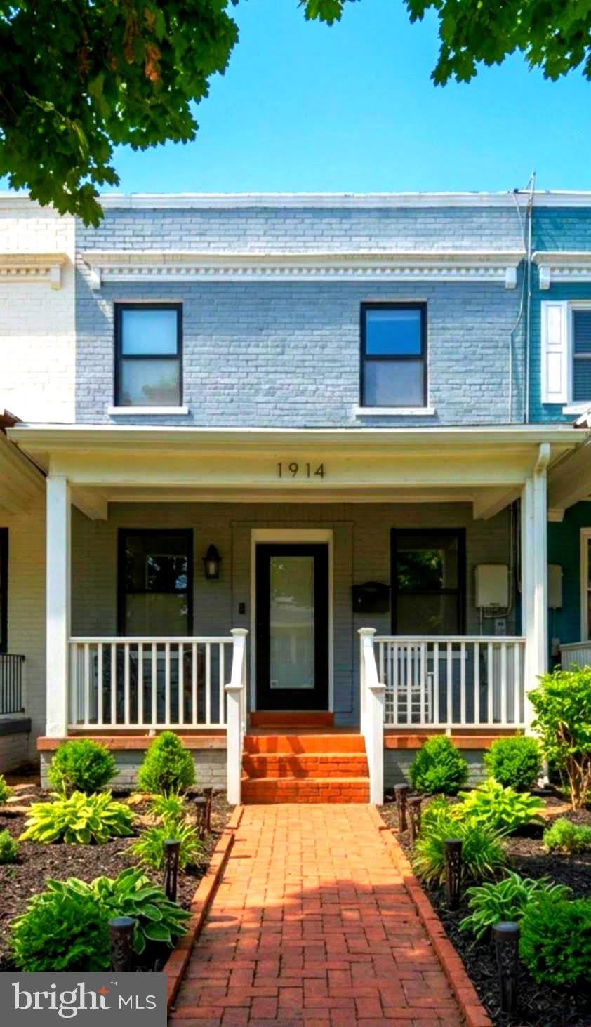 1914 D Street NE – photo 1