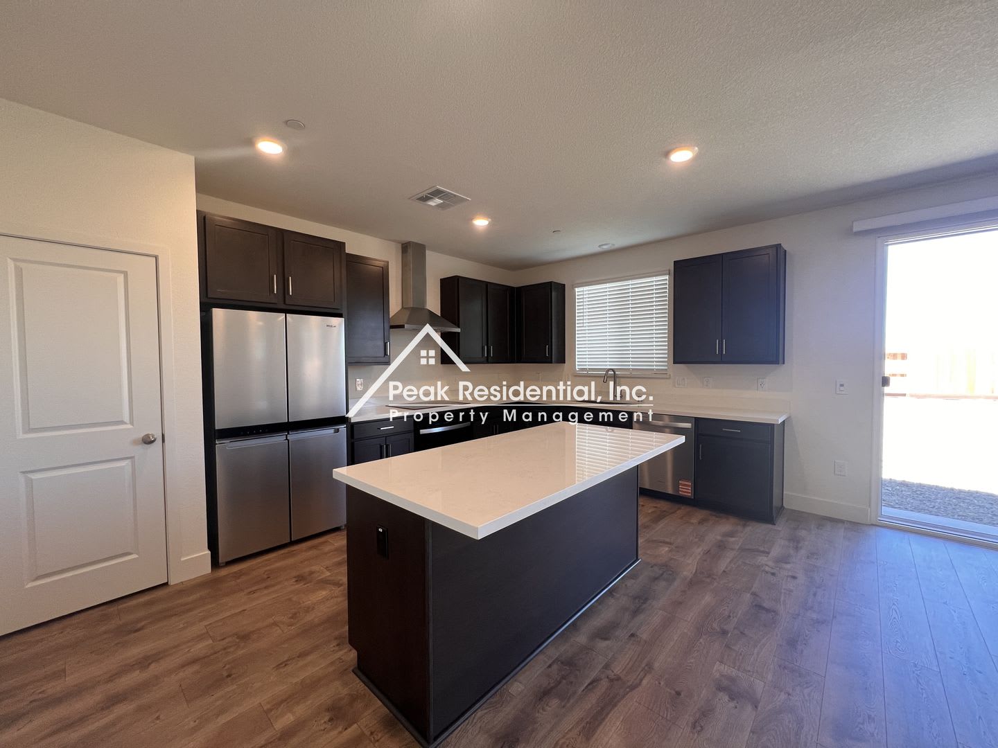 Brand New Sacramento 3bd/2.5ba Home With Large Loft! – photo 4