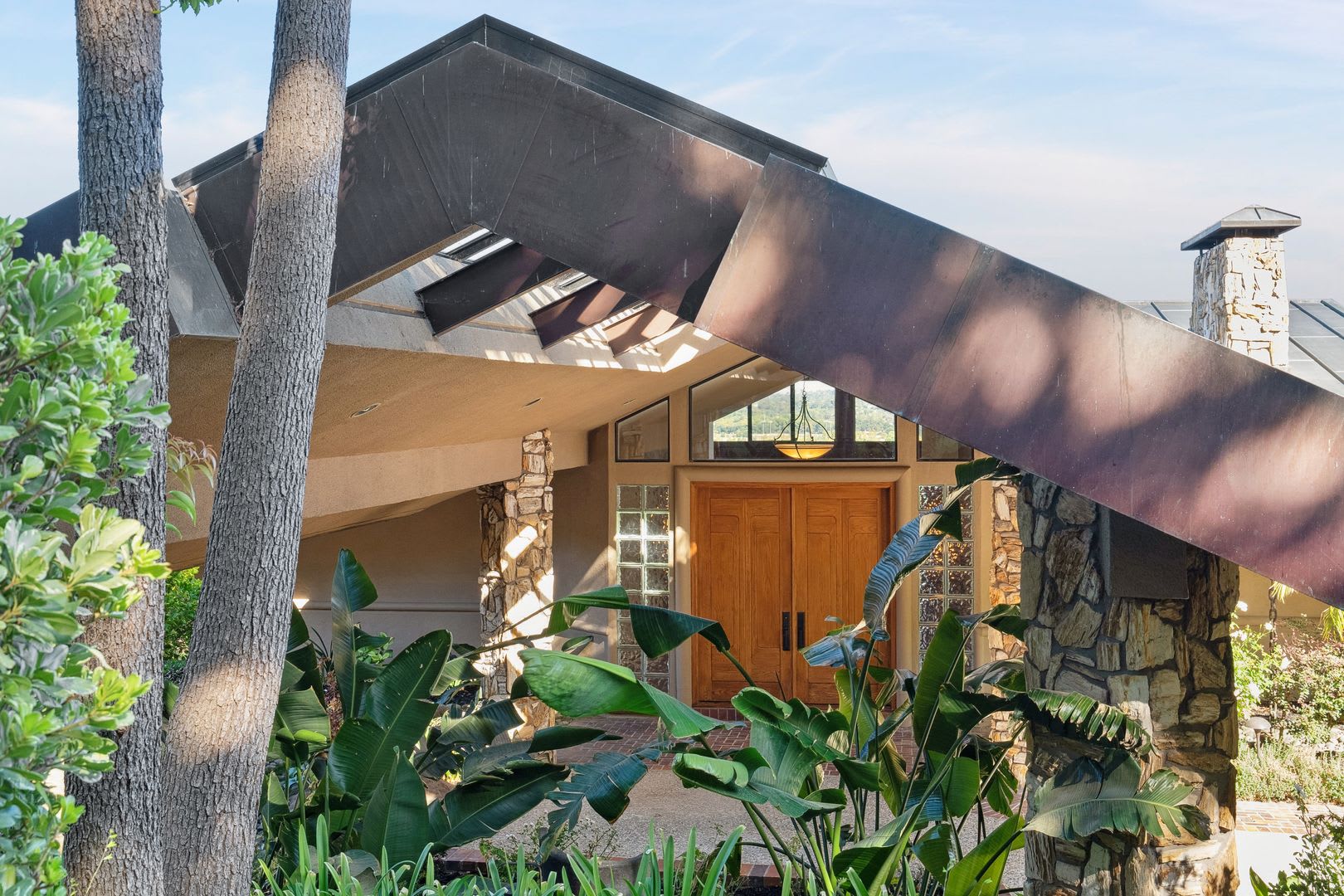 Pleasanton 4 Bed 4 Bath Ultra Private 1 3 Acre Sanctuary With Panoramic Views Pool And Spa – photo 1