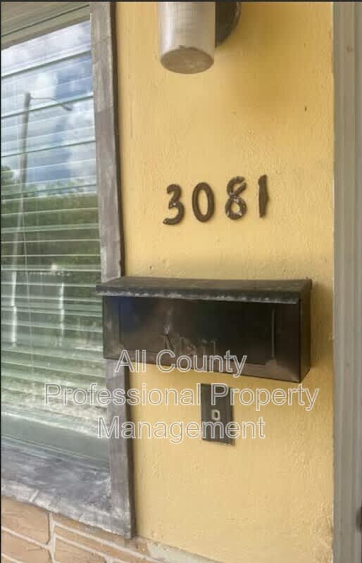 3081 Virginia St. – photo 2
