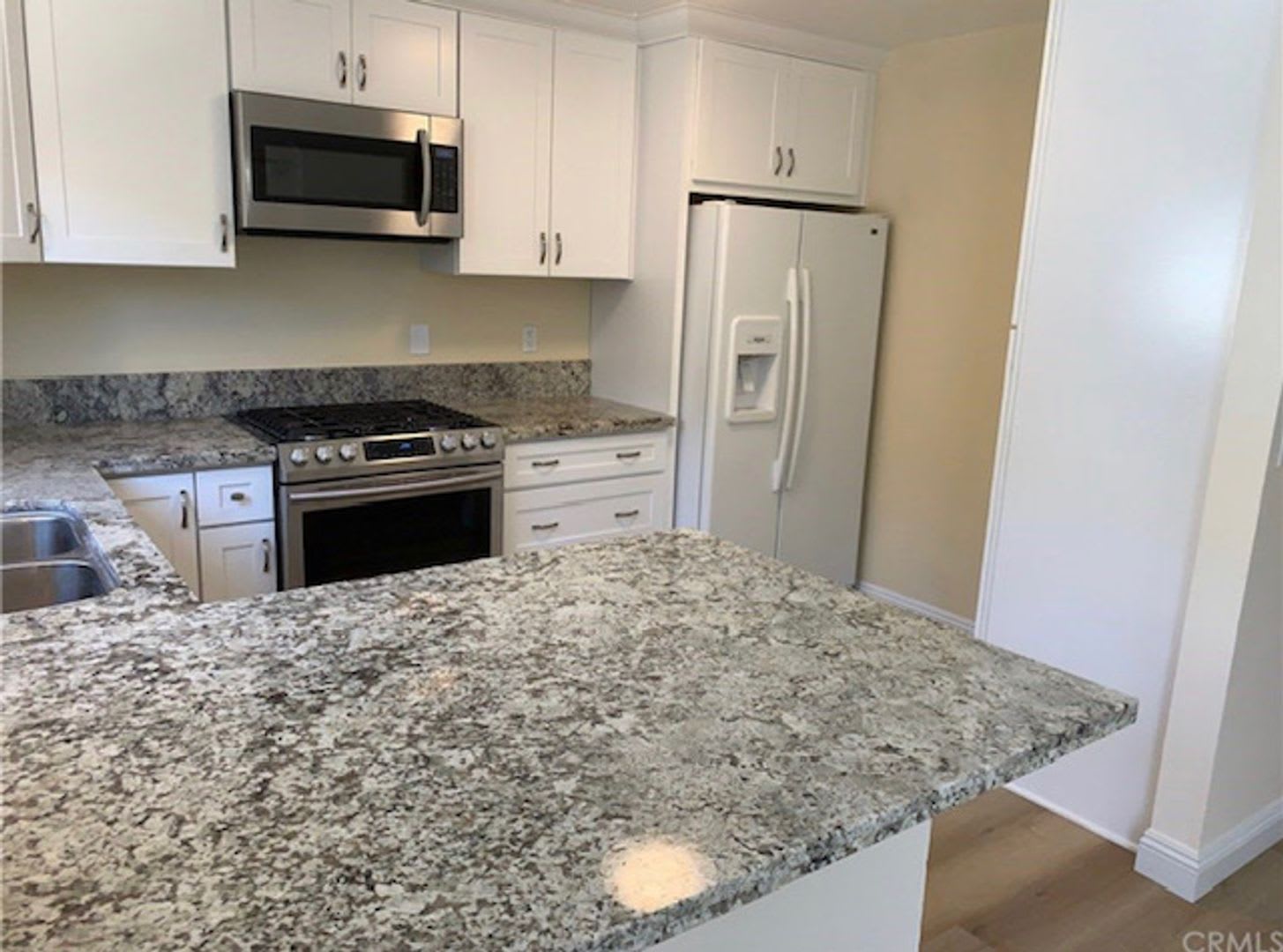 Costa Mesa 3 Bedroom 2 Bath Townhouse with 2 car garage – photo 4