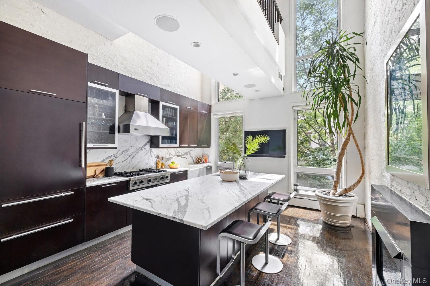 262 W 25Th Street – photo 2