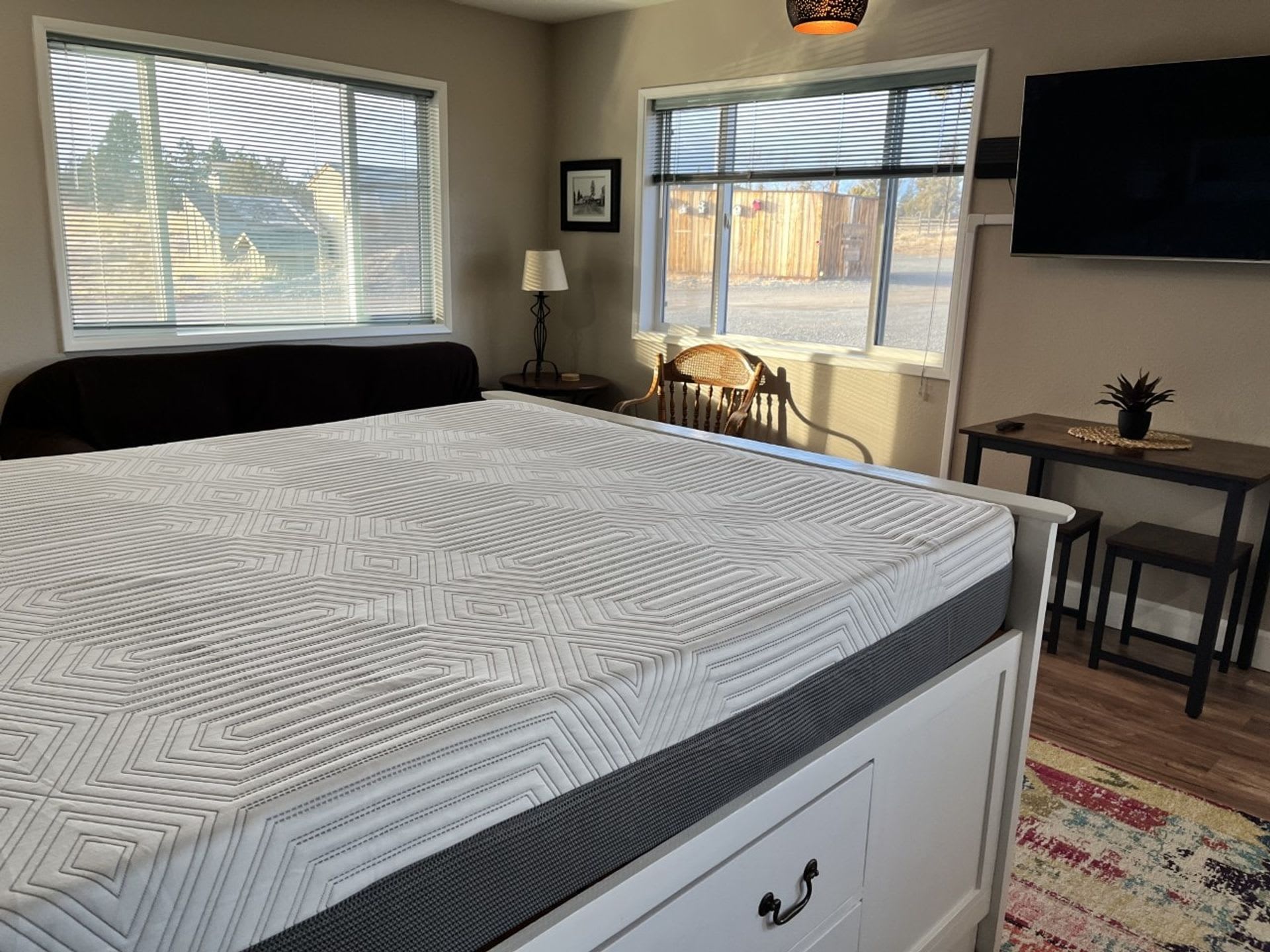Availble October 1 2026 Super Sweet Short Term Furnished Studio On 20 Acre Tumalo Ranch – photo 5