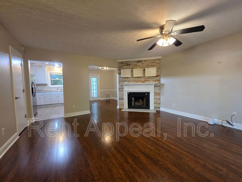 2507 Queen Anne Ct – photo 3