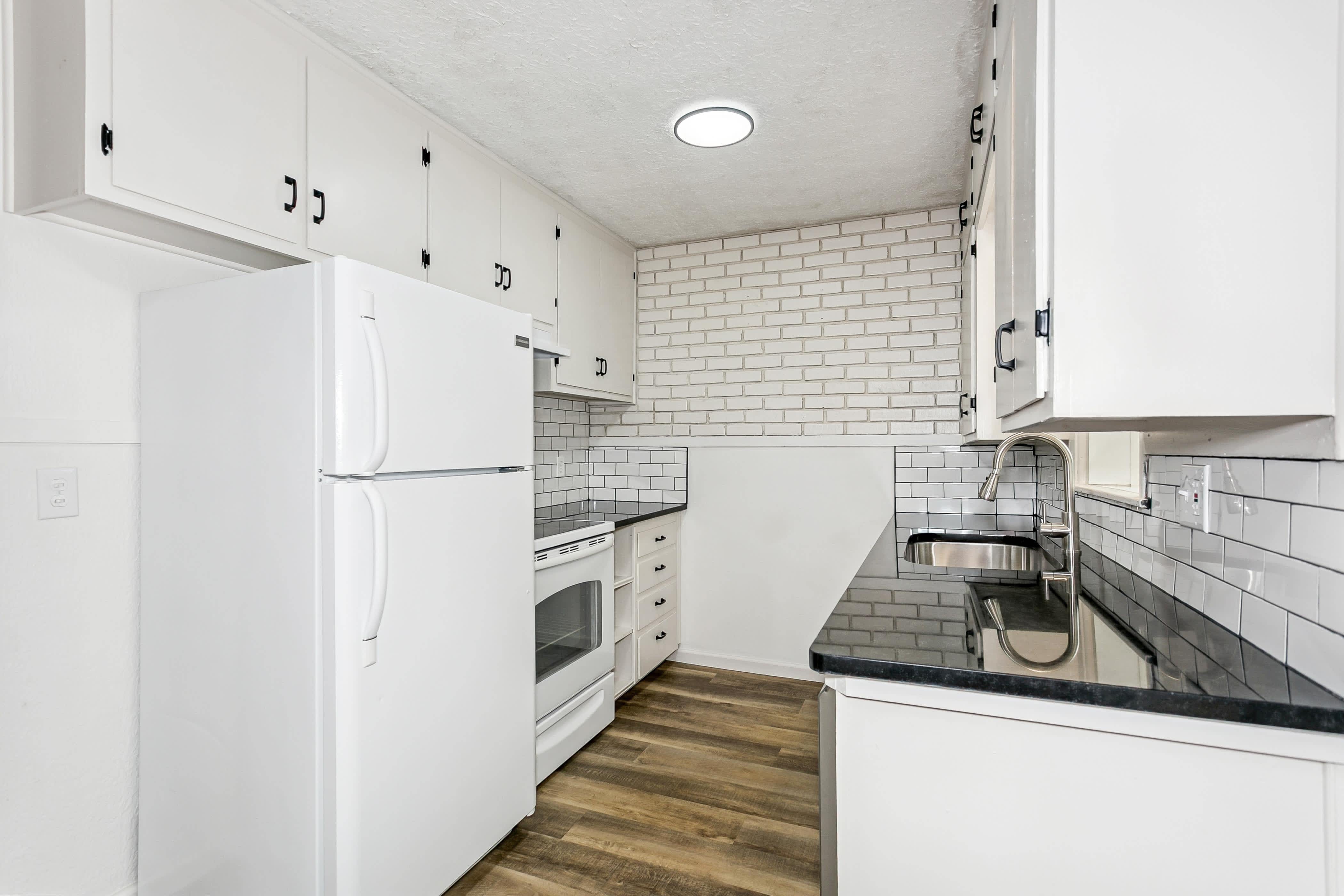 2321 W Lydia St – photo 5