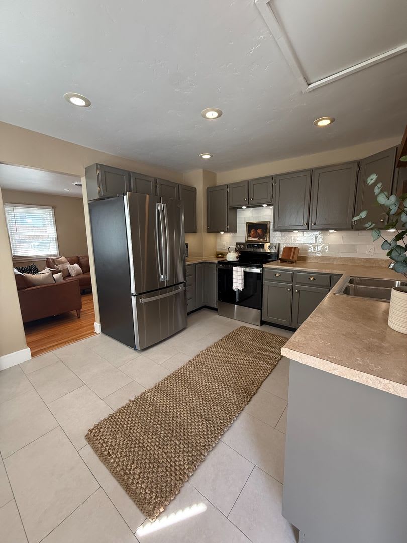 Rare Downtown Glenwood Home – photo 4