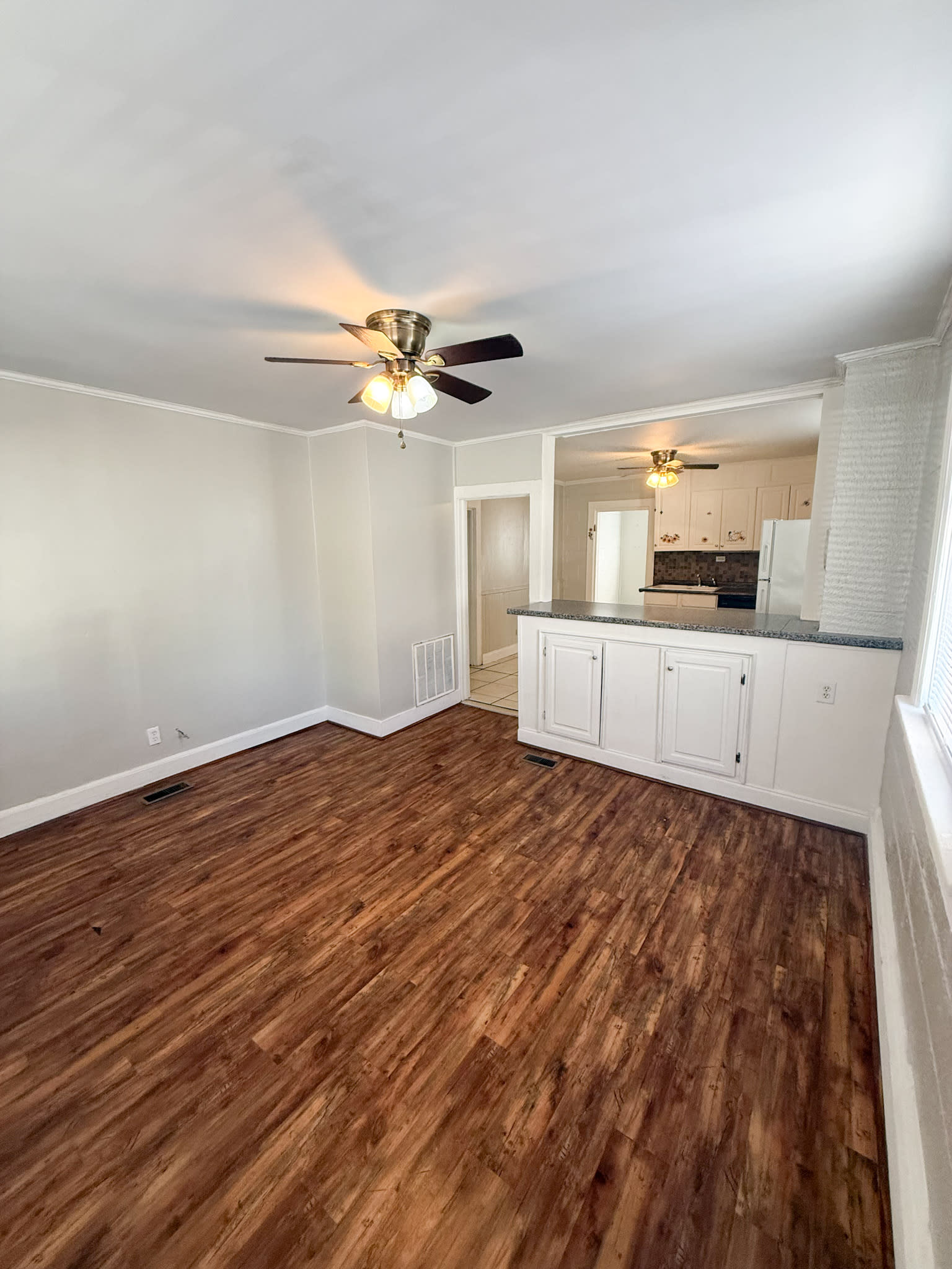 913 Pine St – photo 2
