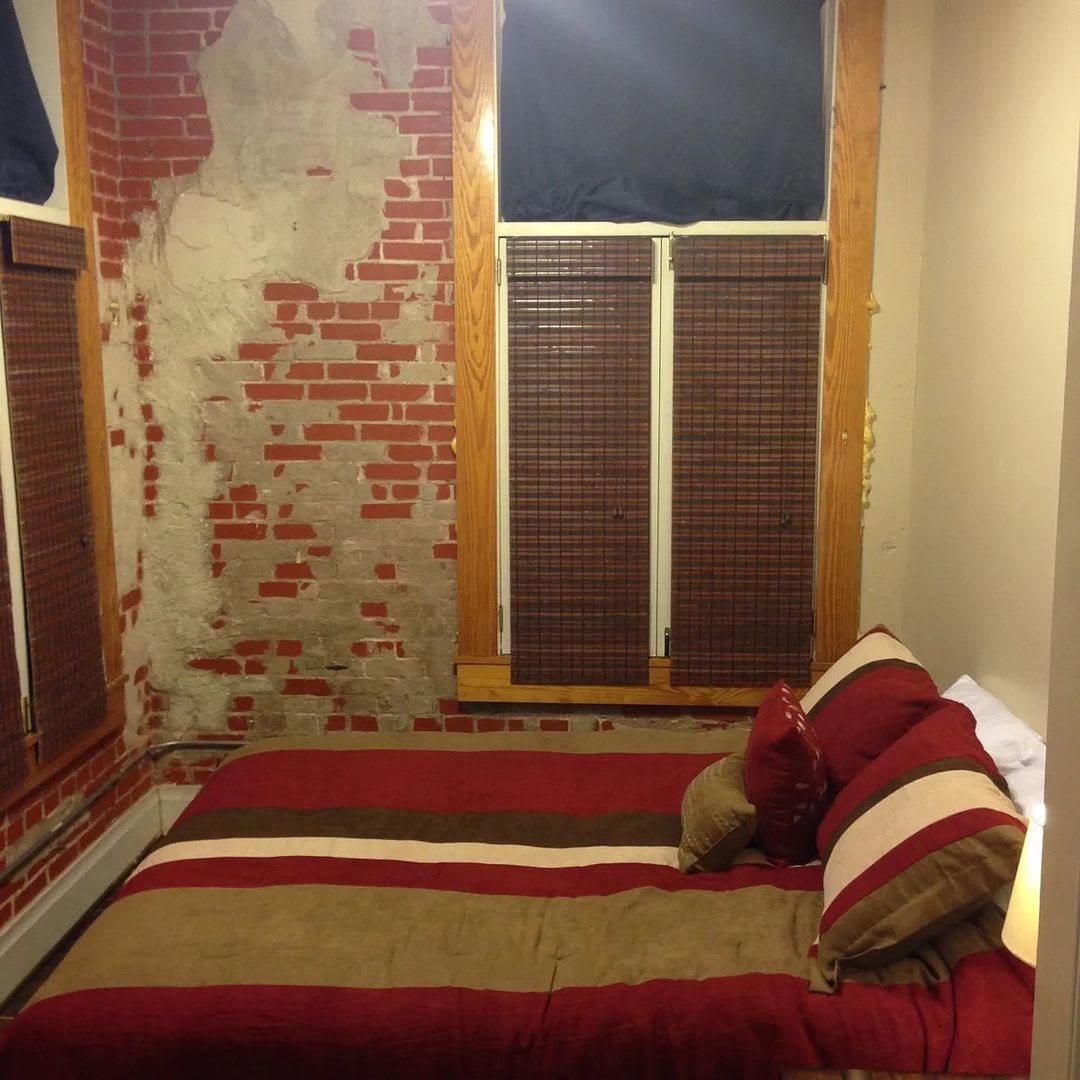 Room in 2 Bedroom Home at San Antonio St – photo 3