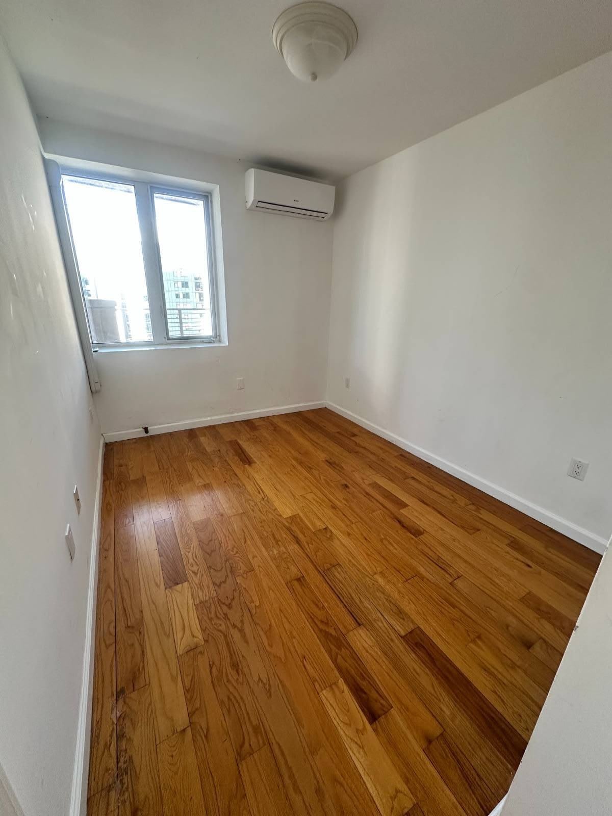 37-20 Prince Street – photo 5