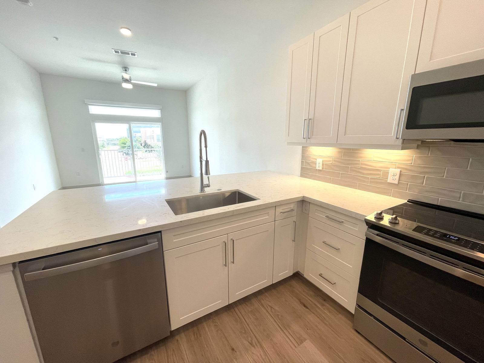 2880 La Frontera Boulevard – photo 2