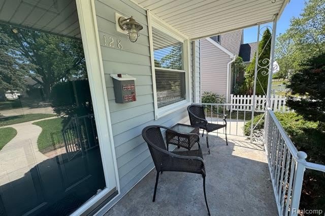 128 Girard Avenue – photo 4