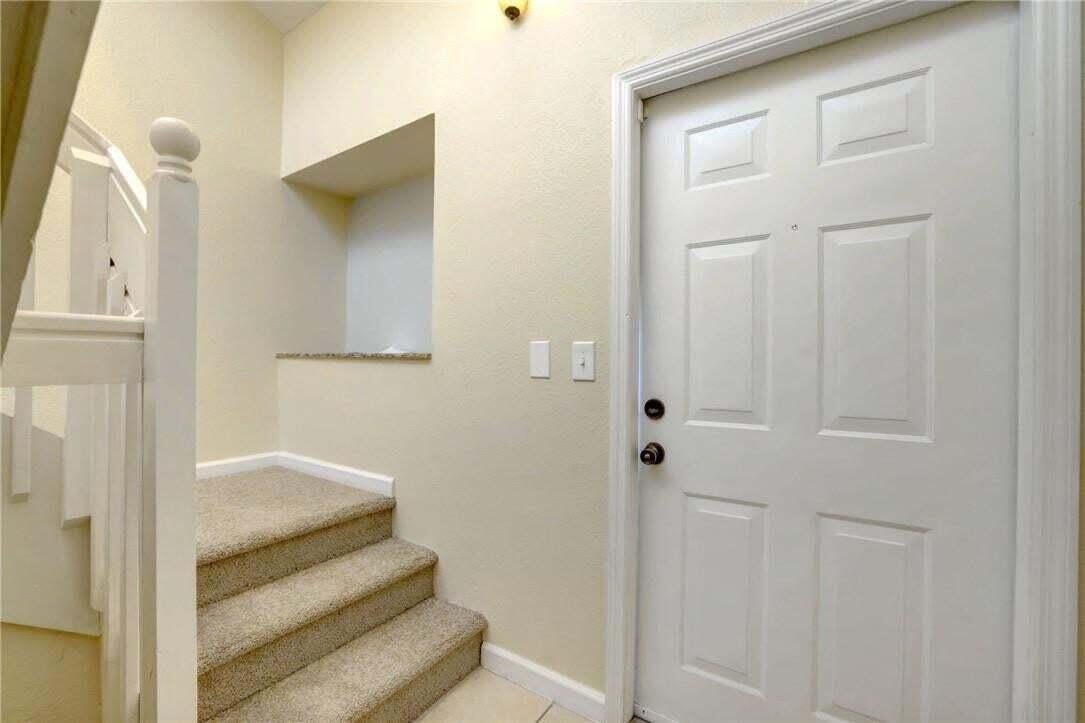 231 SW PALM Drive – photo 3