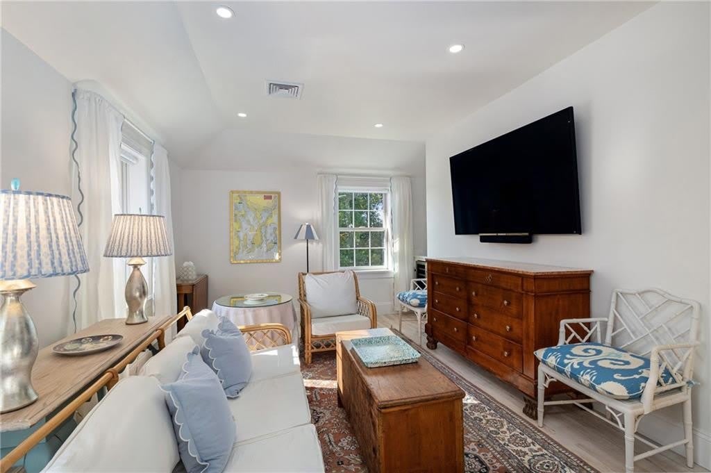 342 Boulevard – photo 2