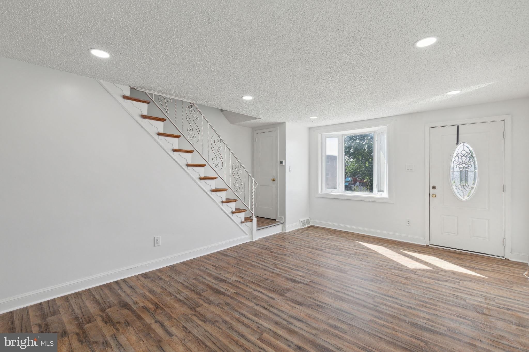 214 Westbridge Road – photo 5