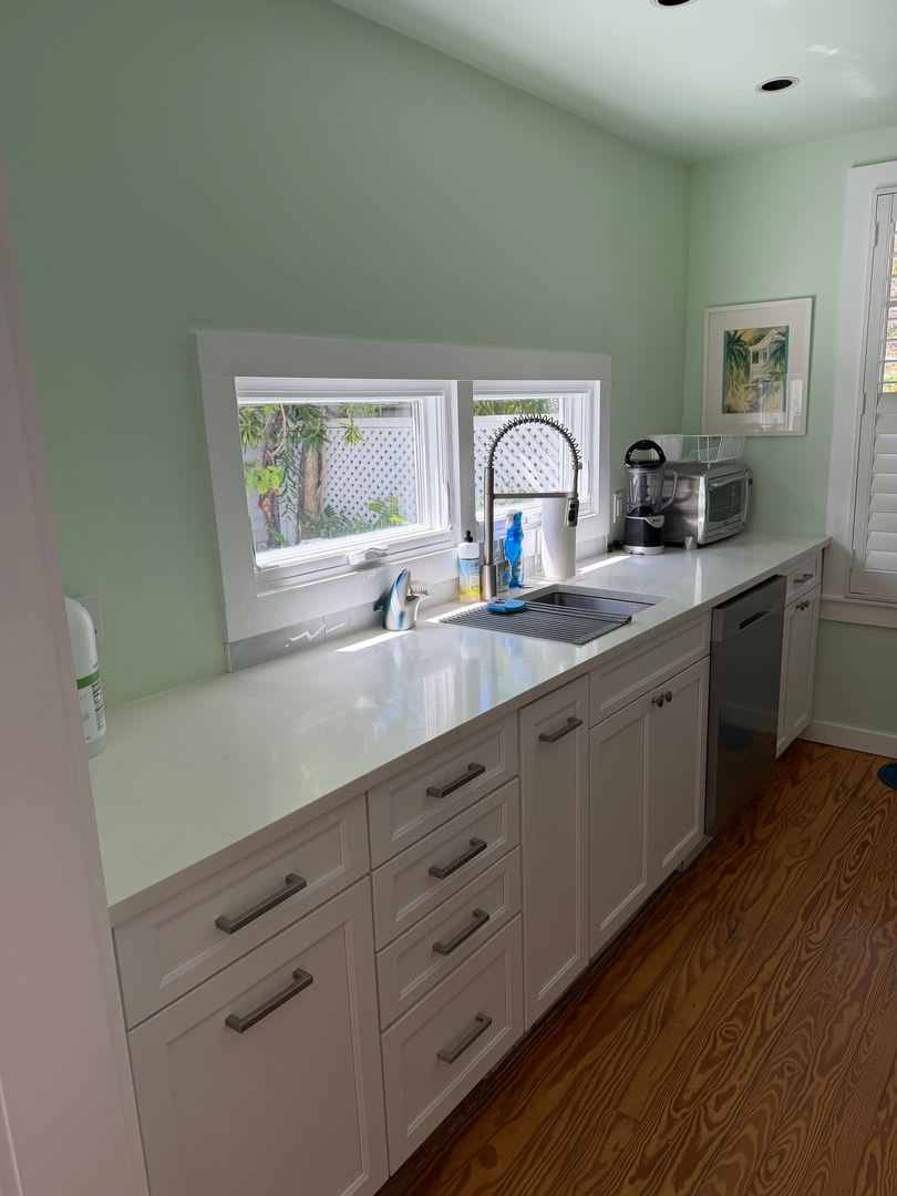 Newly Renovated 2 bed with 2.5 bath! – photo 4