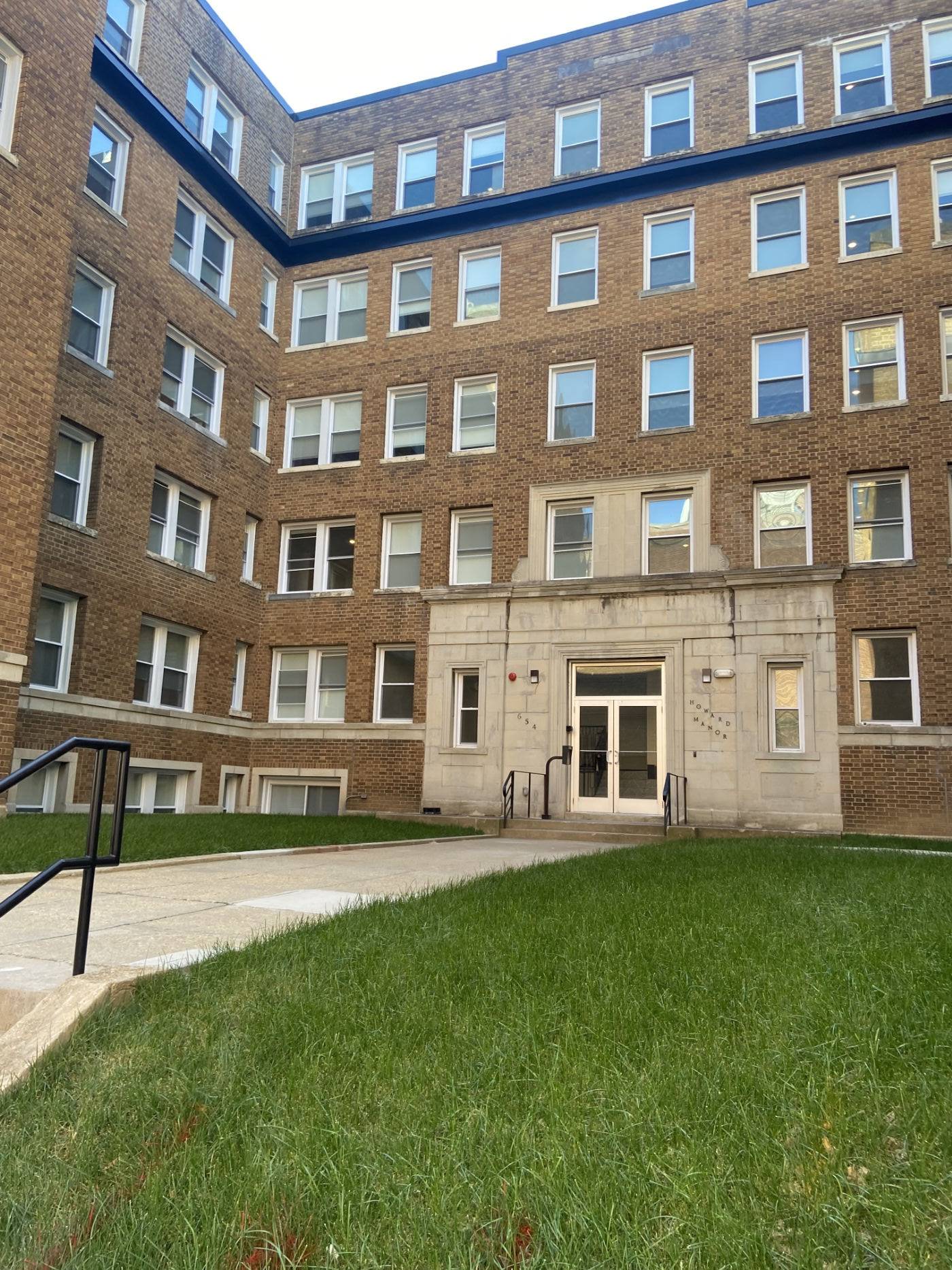 Howard Manor – photo 2