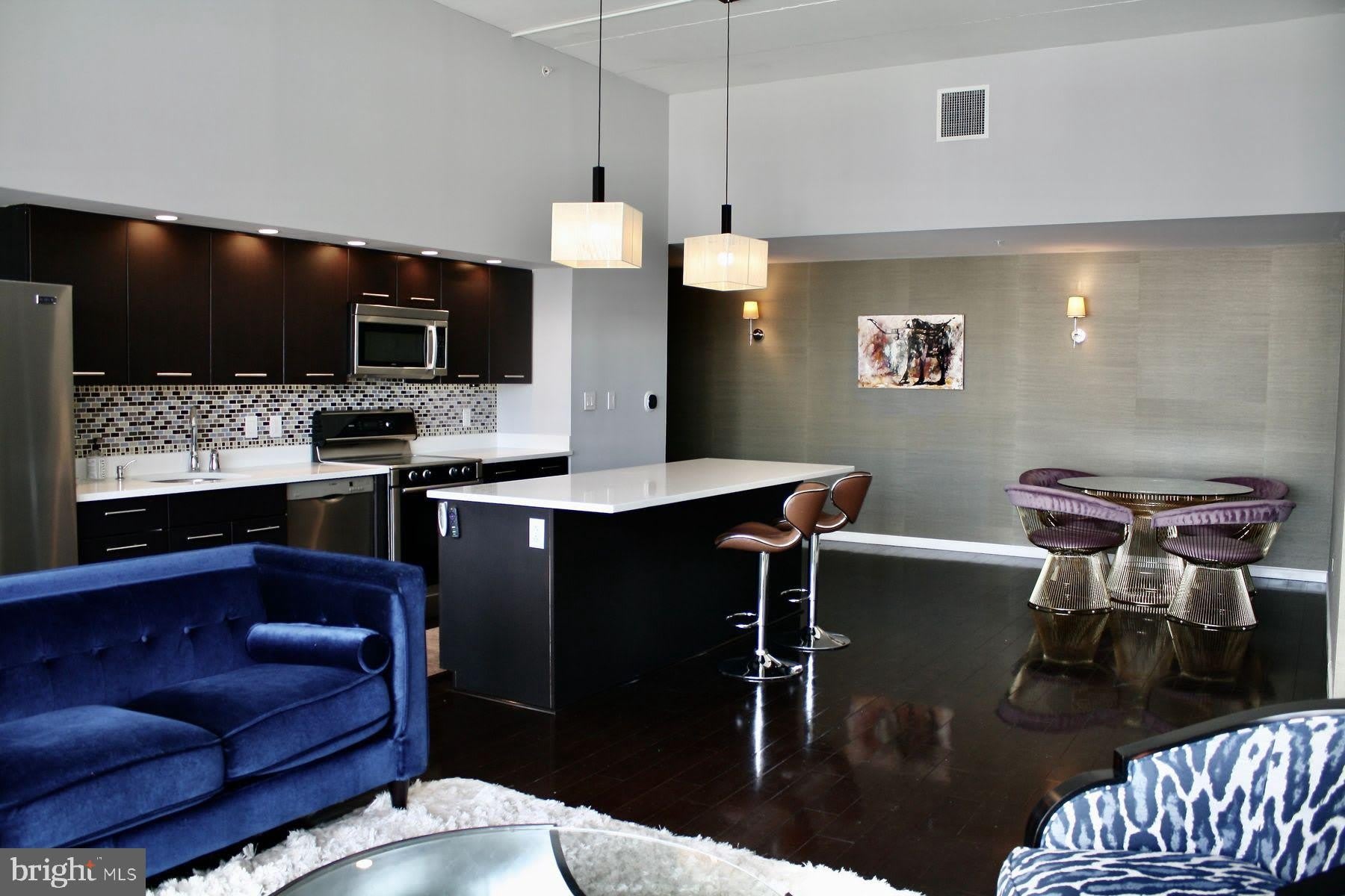 603 N AMERICAN Street – photo 2