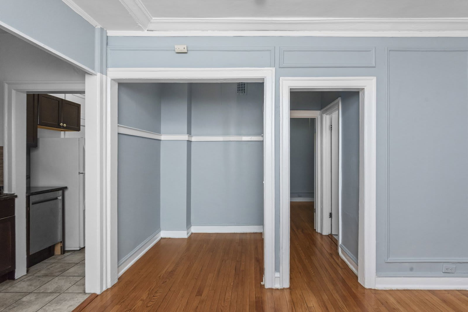 1361 West Estes Avenue – photo 4