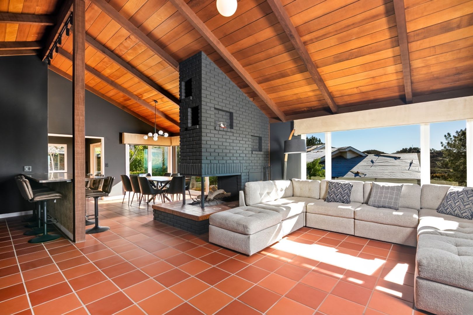 Gated 4bd Vista Home on Hilltop with Incredible Views! – photo 4