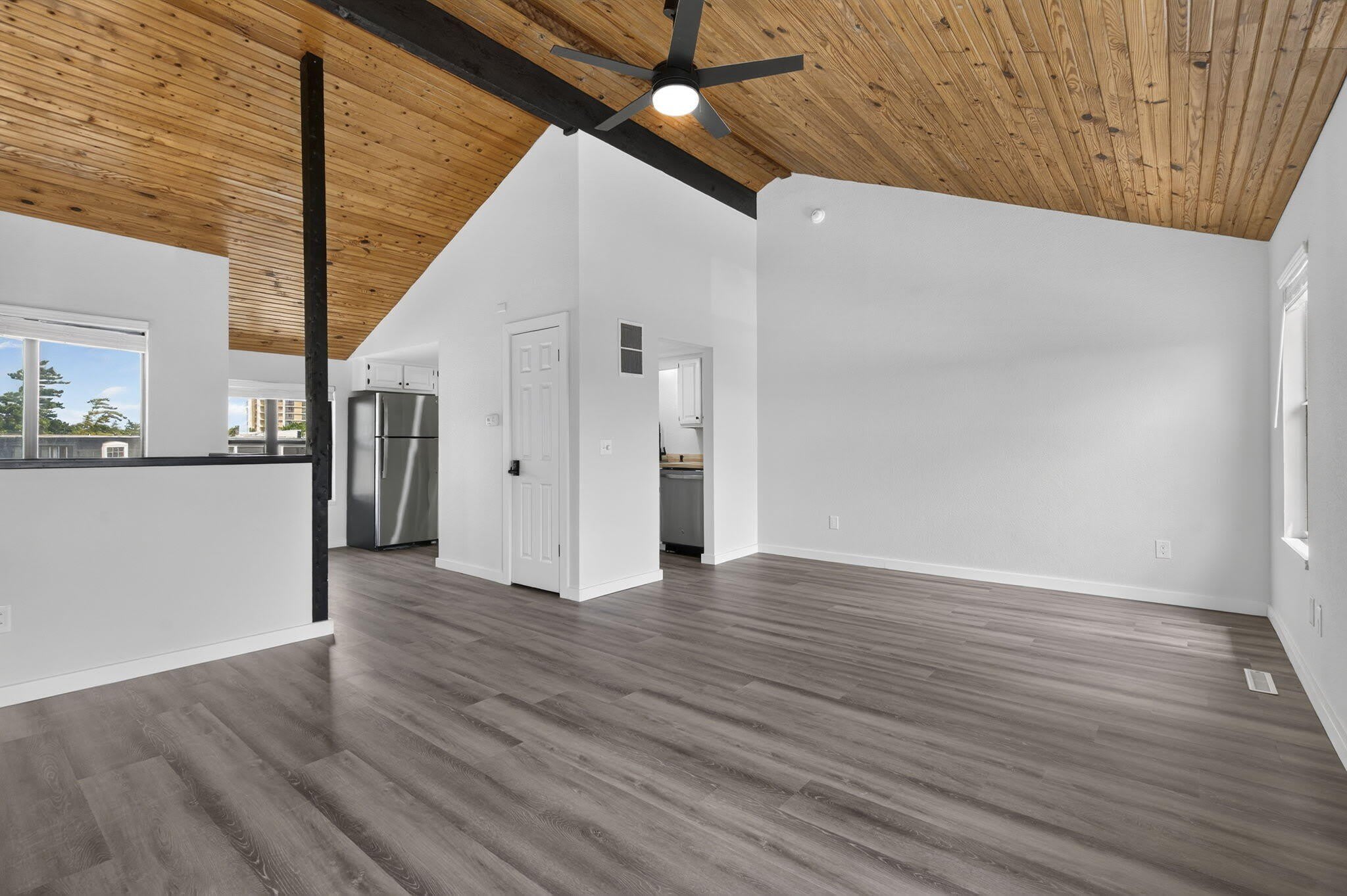 1030 E Elm Street – photo 5