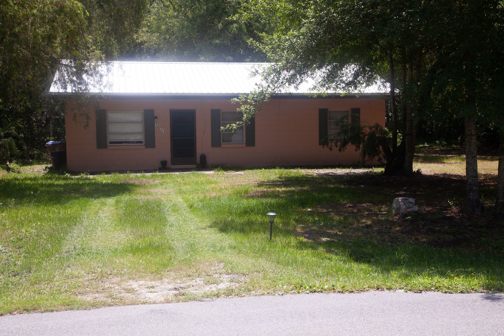 **Move-In Ready 3BR/1BA Block Home with Fully Renovated Bathroom** – photo 2