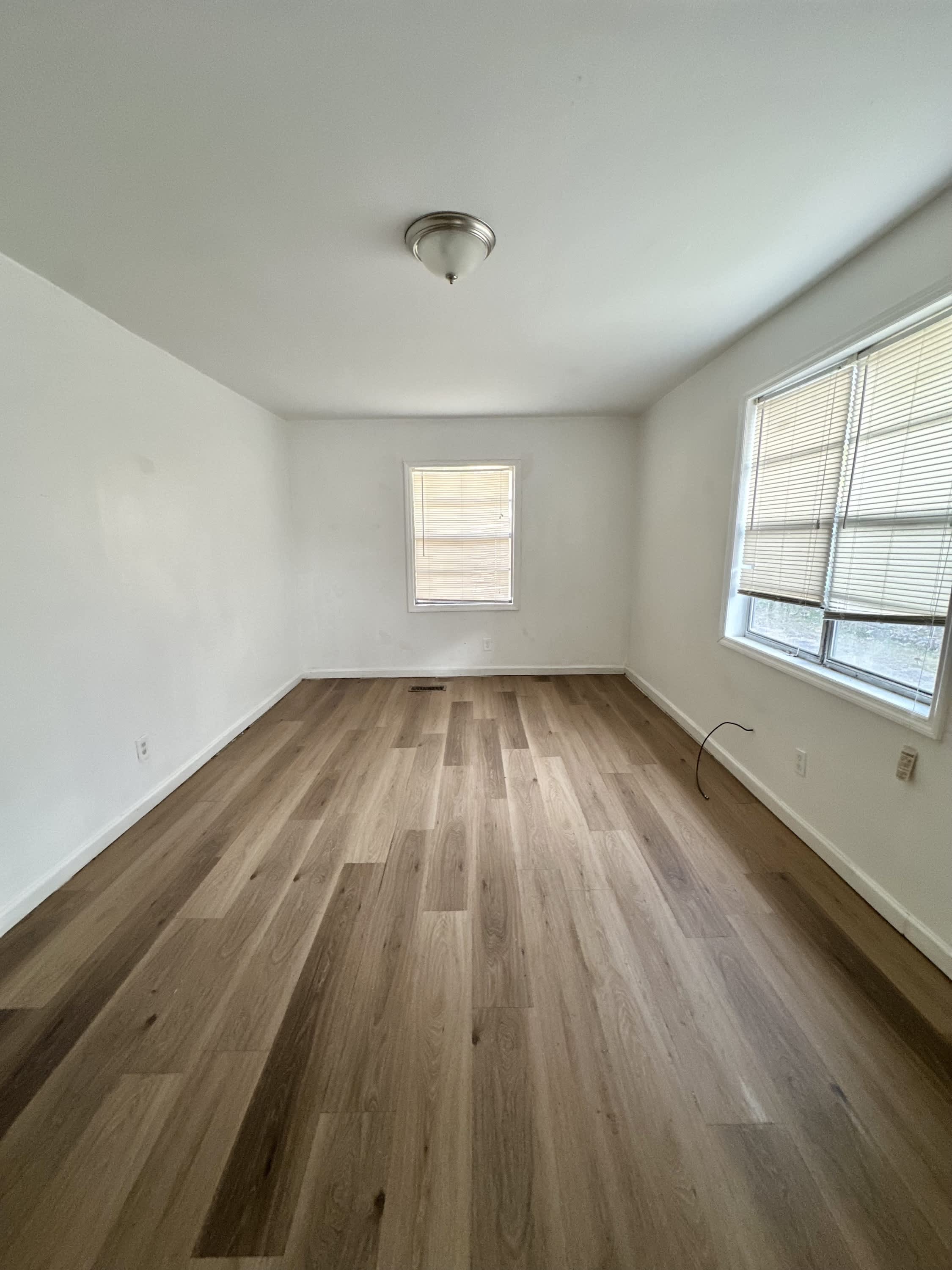 2009 Hollins Drive – photo 4