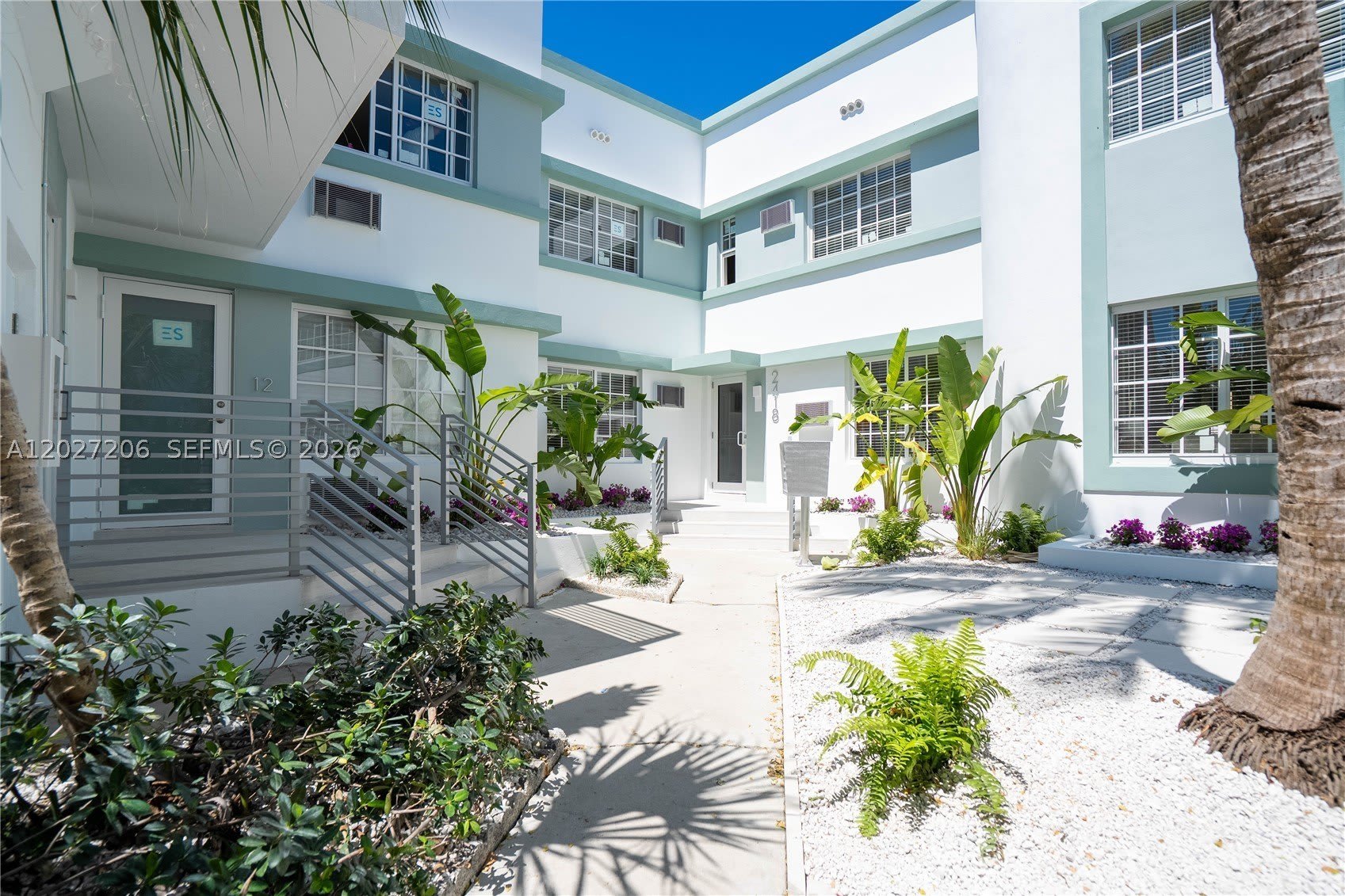 2418 Flamingo Dr – photo 1