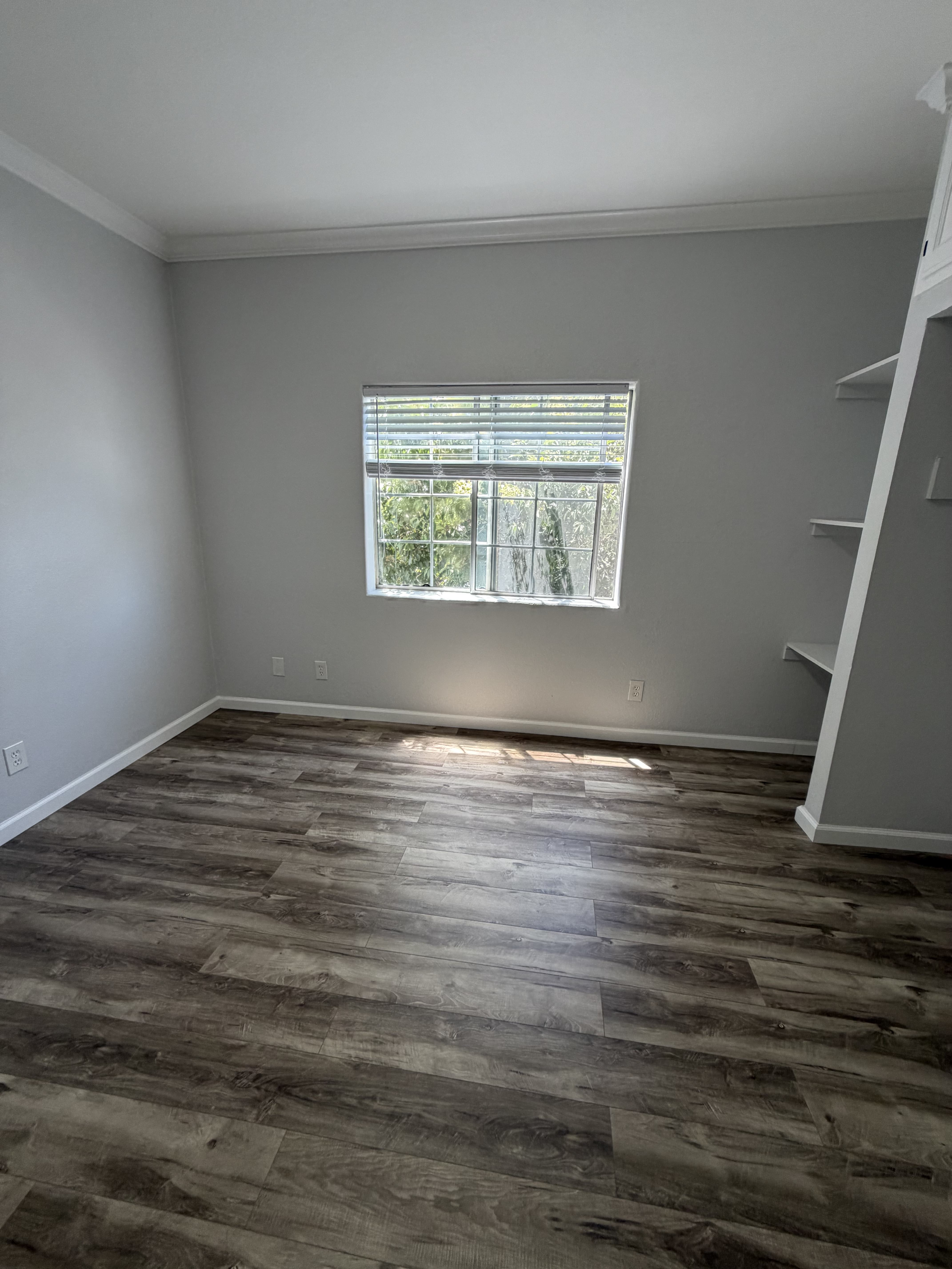 1072 Laguna Avenue – photo 5